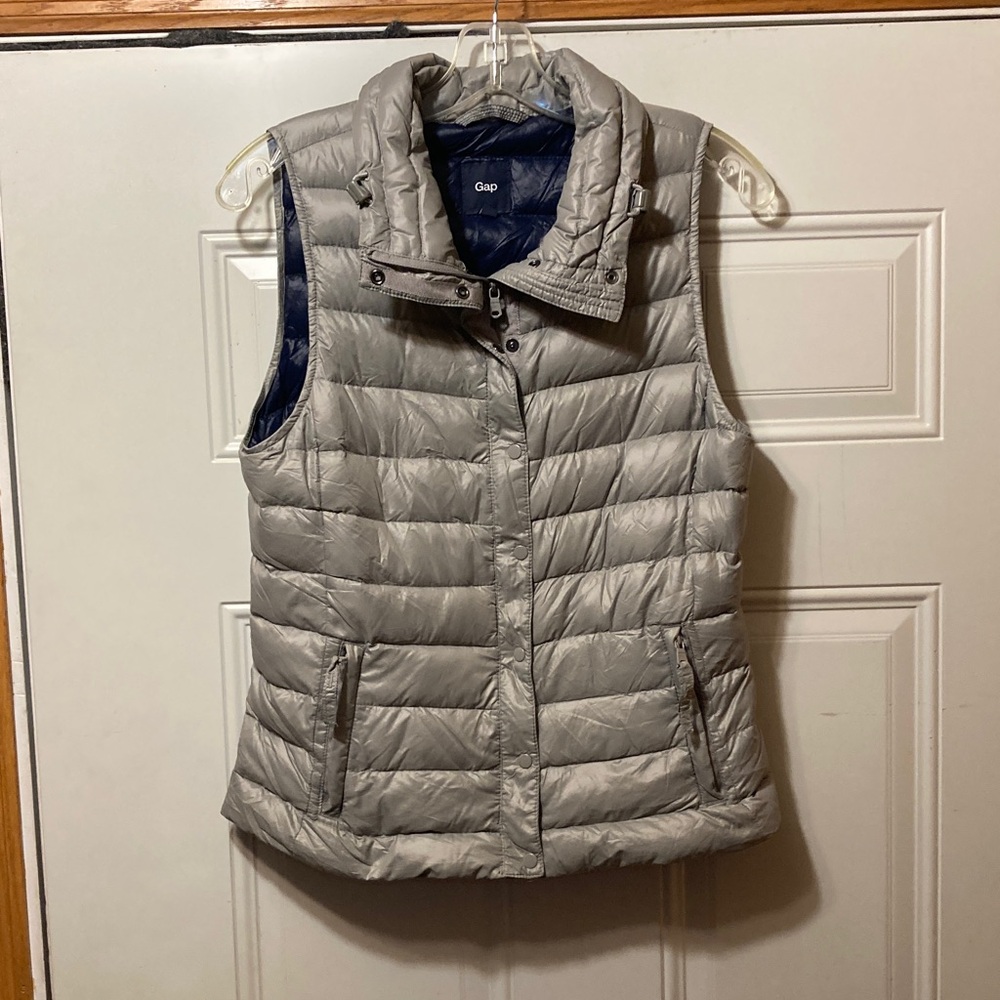 GAP Women's Silver‎ Quilted Vest XS
